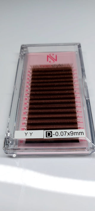 .07 YY Curvatura D 9MM Color Médium Brown/Marrón